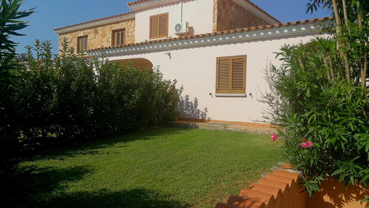 Appartamento Residenziale Trilocale 6 Posti Letto Via Sardegna San Teodoro ซาน เตโอโดโร ภายนอก รูปภาพ