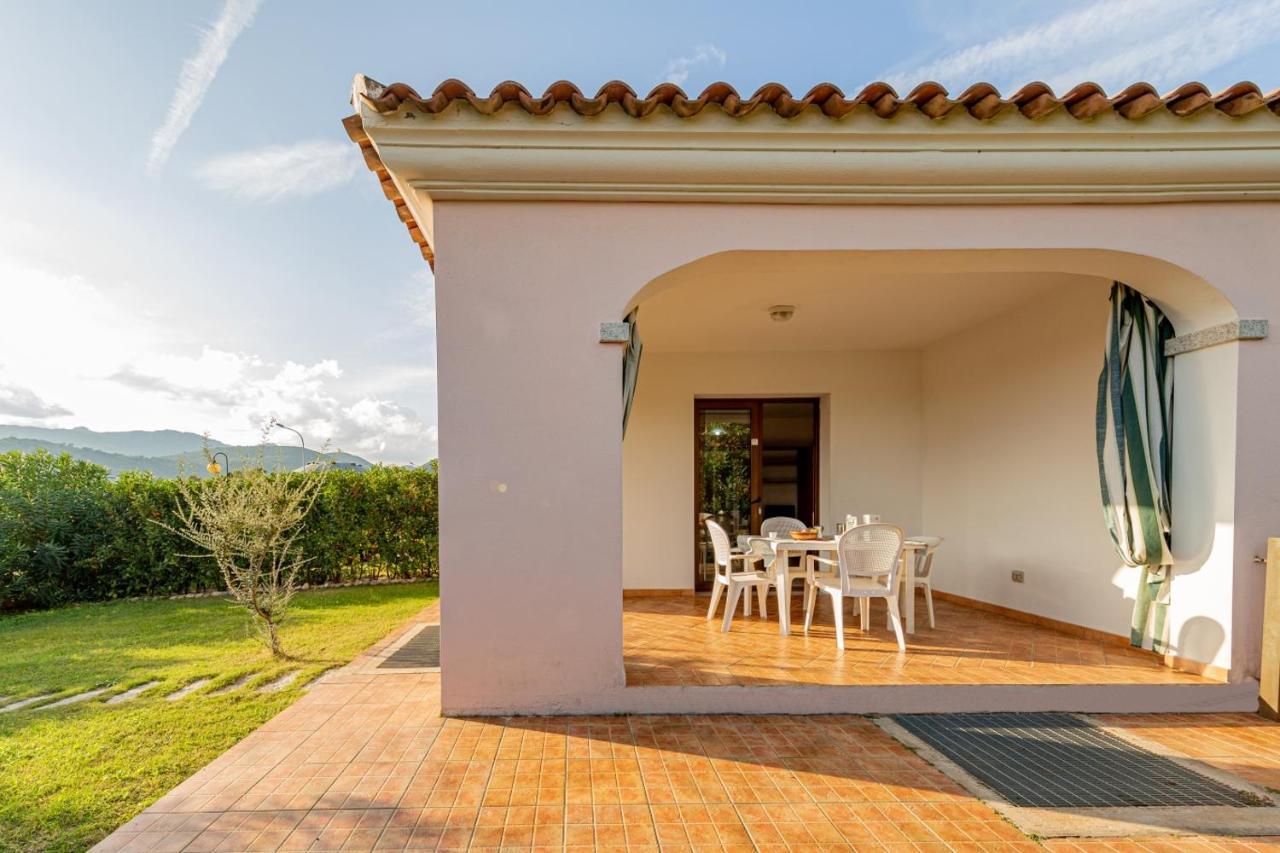 Appartamento Residenziale Trilocale 6 Posti Letto Via Sardegna San Teodoro ซาน เตโอโดโร ภายนอก รูปภาพ