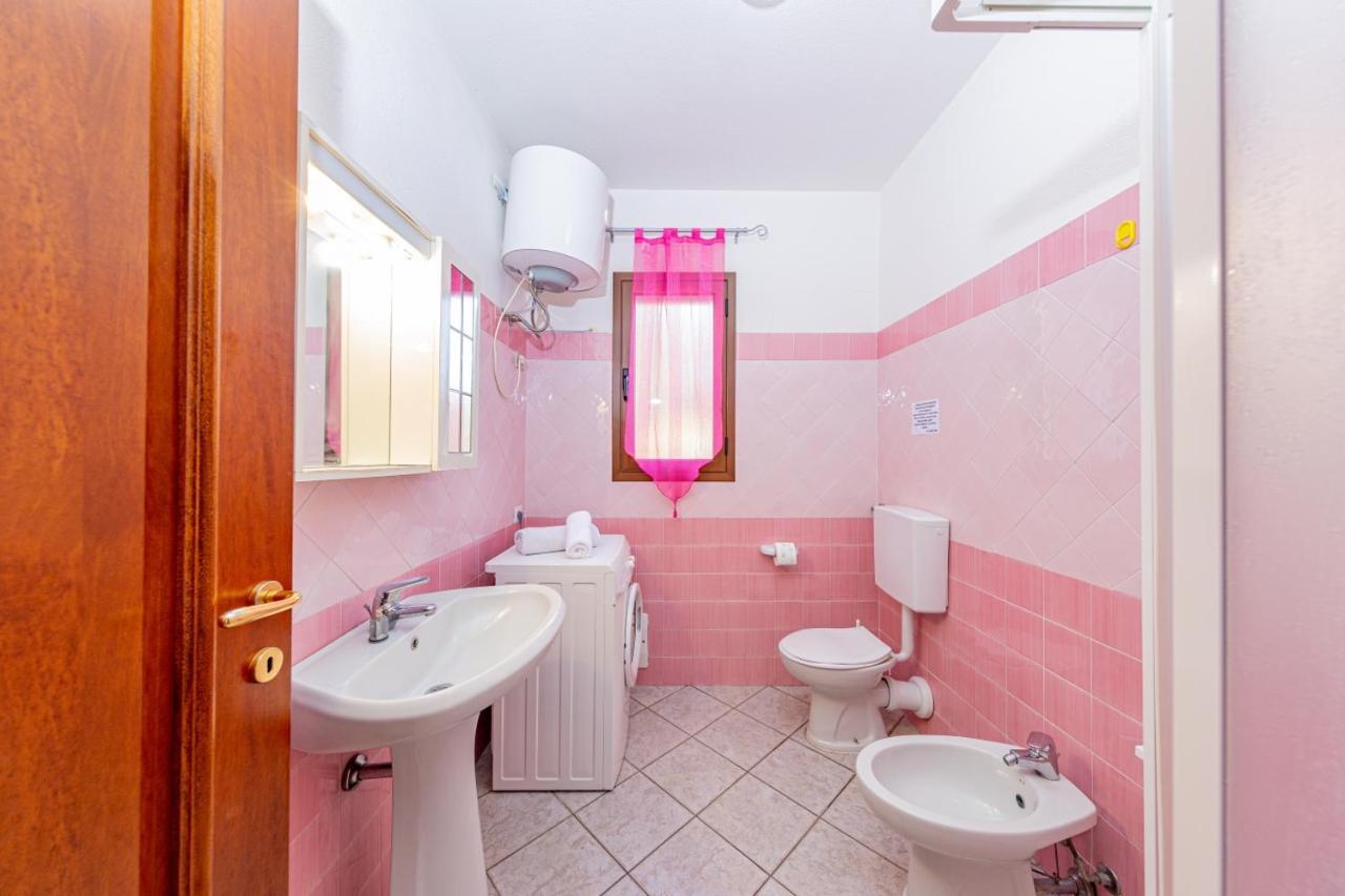 Appartamento Residenziale Trilocale 6 Posti Letto Via Sardegna San Teodoro ซาน เตโอโดโร ภายนอก รูปภาพ