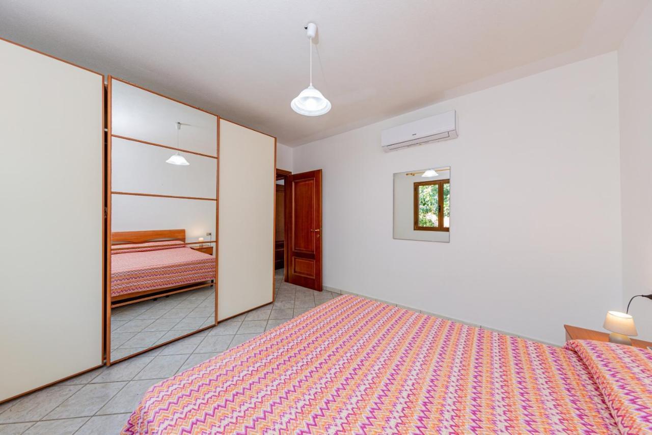 Appartamento Residenziale Trilocale 6 Posti Letto Via Sardegna San Teodoro ซาน เตโอโดโร ภายนอก รูปภาพ