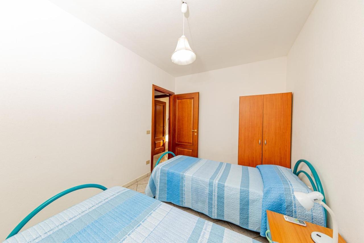 Appartamento Residenziale Trilocale 6 Posti Letto Via Sardegna San Teodoro ซาน เตโอโดโร ภายนอก รูปภาพ