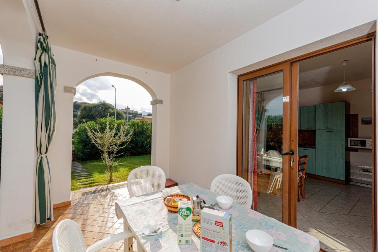 Appartamento Residenziale Trilocale 6 Posti Letto Via Sardegna San Teodoro ซาน เตโอโดโร ภายนอก รูปภาพ